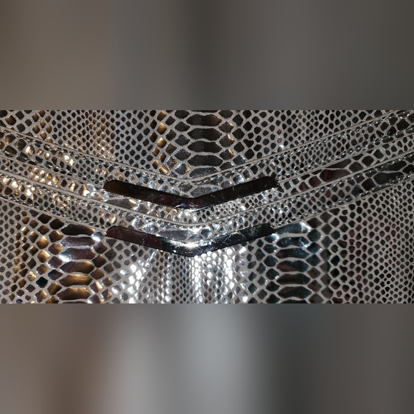 đWHBM printed metallic snake clutch - Picture 13 of 16
